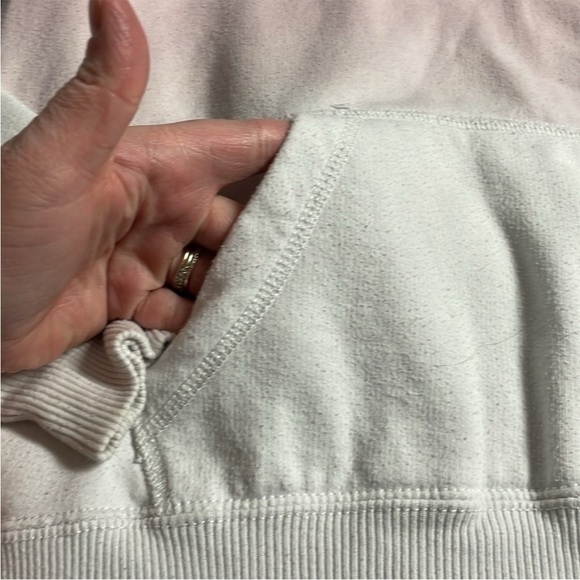 size XS ombré Hollister hoodie with front pocket - Picture 2 of 6